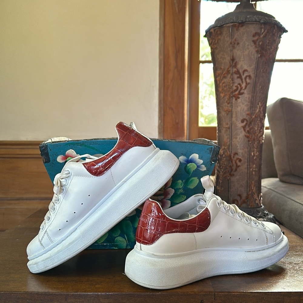 Alexander McQueen sneakers - burgundy croc